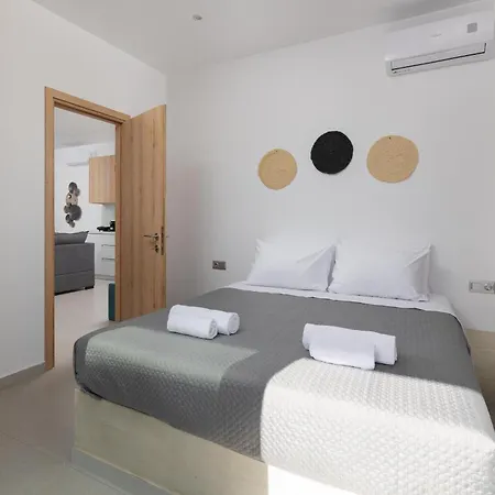 Salty Sun Luxury Villa Kremastí