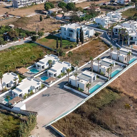 Salty Sun Luxury Villa Kremastí