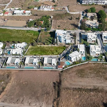Salty Sun Luxury Kremastí