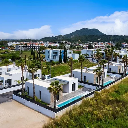 Salty Sun Luxury Villa Kremastí